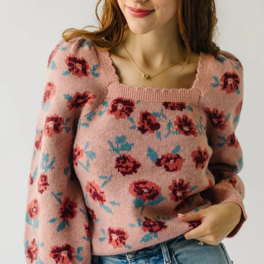 Never Worn ‘The Elnora Floral Square Neck Sweater in Blush